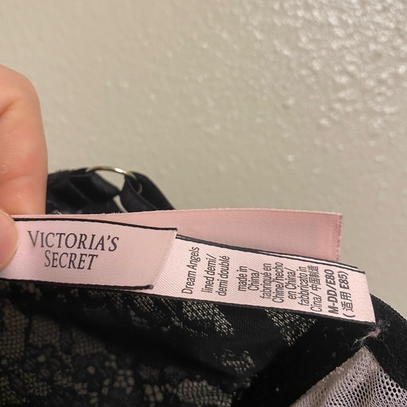 Victoria's Secret Black Lace Bra with Pink Accent - Picture 3 of 9